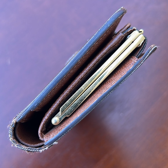 Louis Vuitton monogram kisslock wallet - Picture 5 of 16